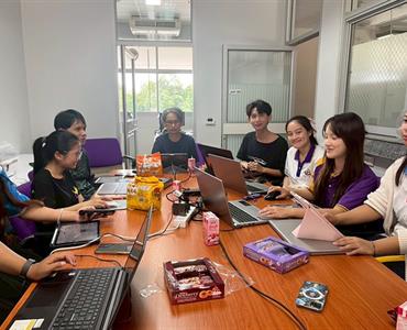 “การเขียนบทคัดย่องานวิจัย และเตรียมความพร้อมการนำเสนอผลงานวิจัยของนิสิต”